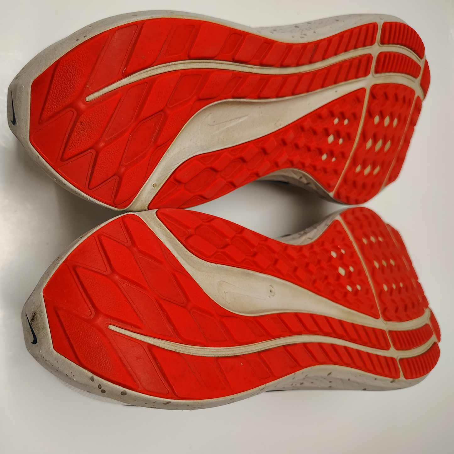 Nike Air Zoom Pegasus 40 White Obsidian Navy Blue Red Brown DV3853-100 10.5 Mens Pre-owned