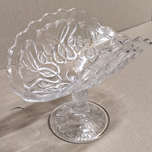 EAPG Antique Bryce Higbee "BEAUNOT" Clear Glass Banana Fruit Stand V-IN-HEART