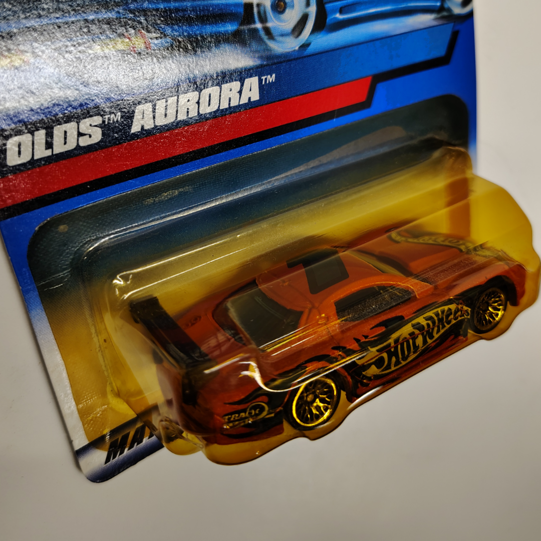 2000 Hot Wheels #175 - Olds Aurora