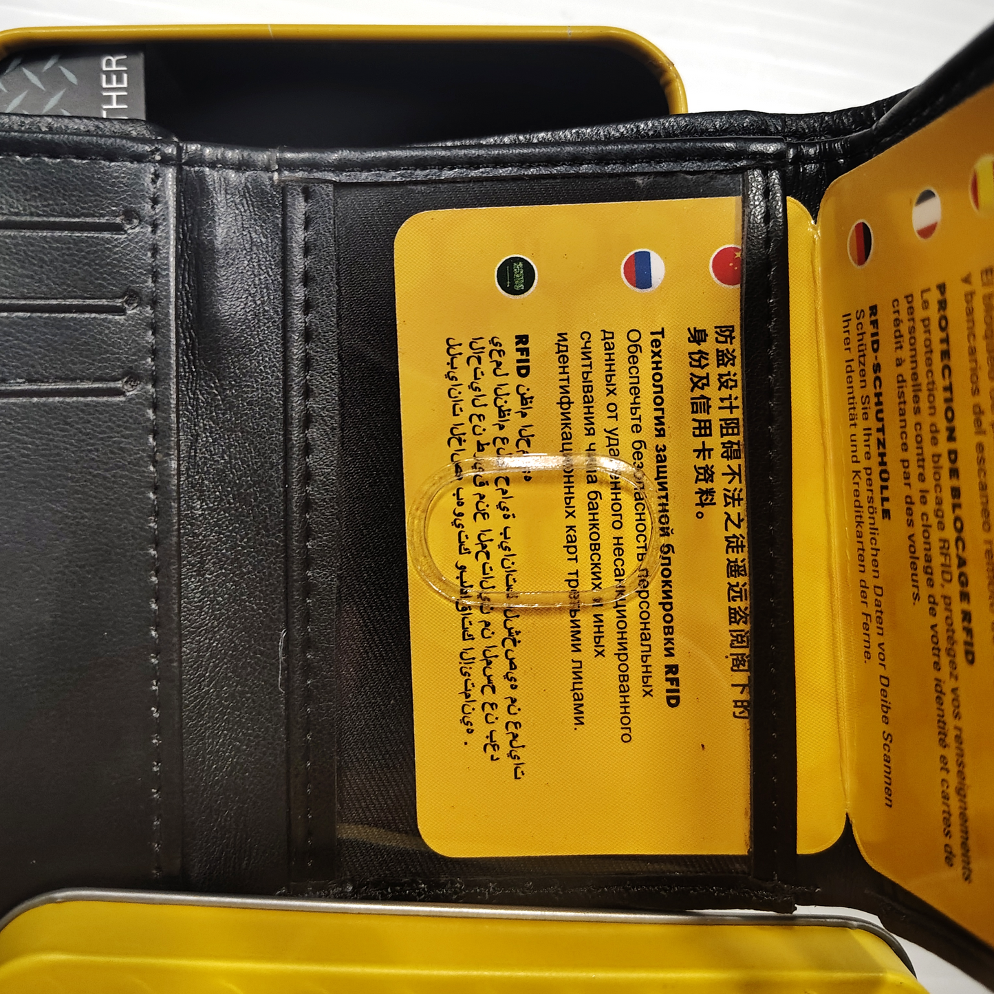 CAT Caterpillar Mens GENUINE LEATHER RFID Trifold Wallet Black with Tin.  NEW!