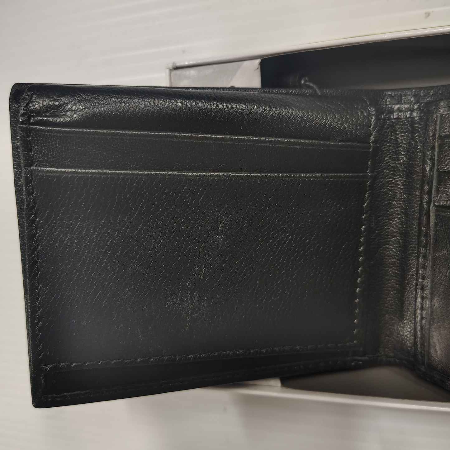Man’s Black Leather Wallet By Kenneth Cole Reaction Hand Crafted Leather