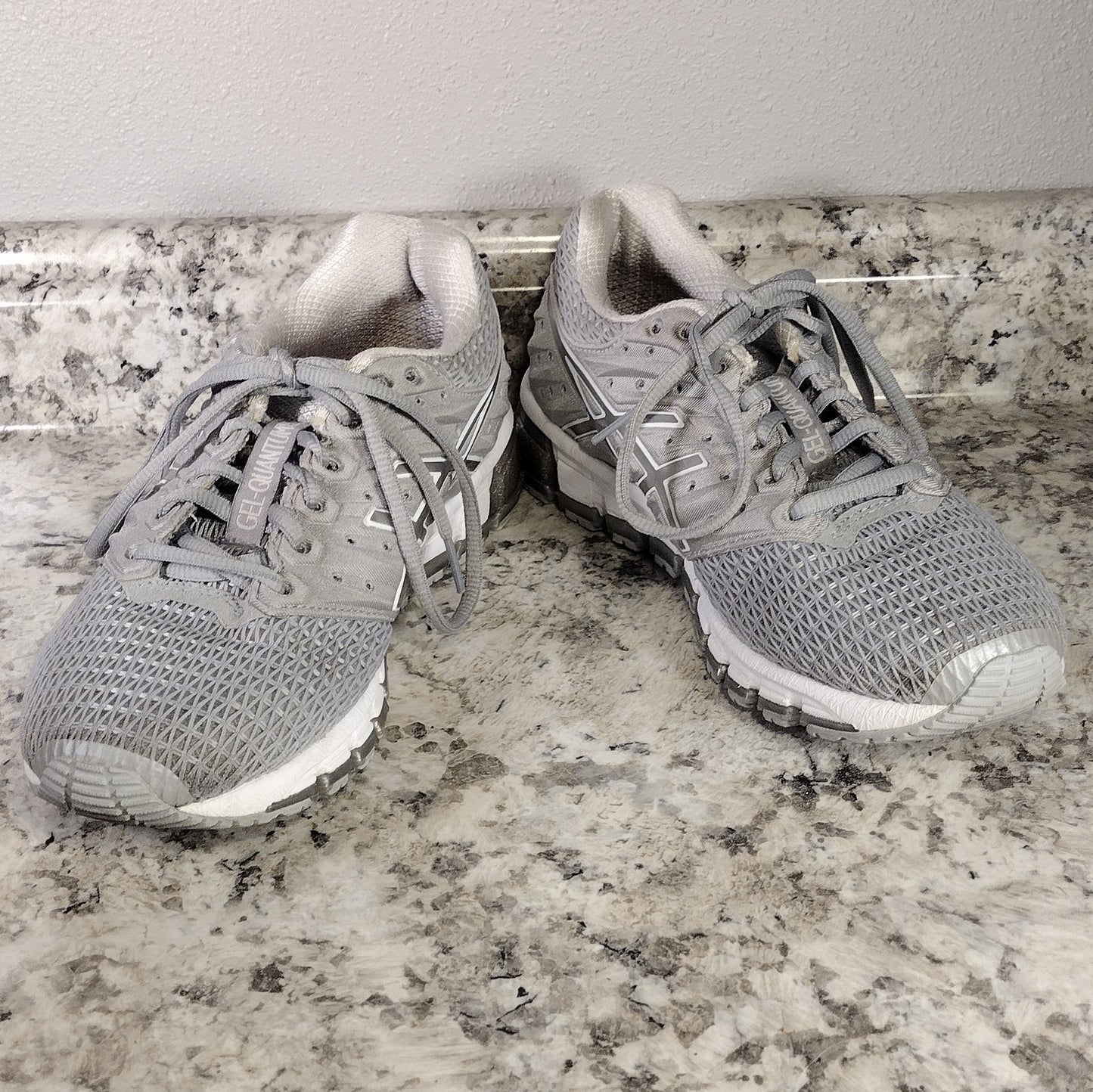 ASICS Gel Quantum 180 2 T6G7N-9601 Medium Gray / Silver Women Running Sz 8
